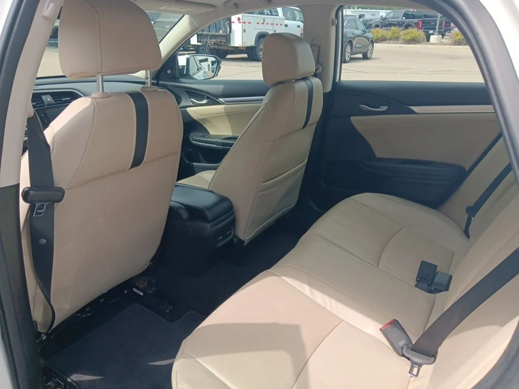 Used 2017 White Honda Touring image 24