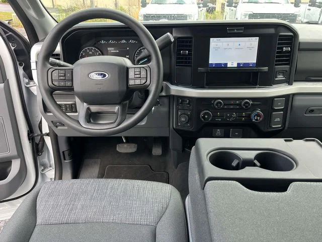 New 2025 Oxford White Ford F-350® XL image 9