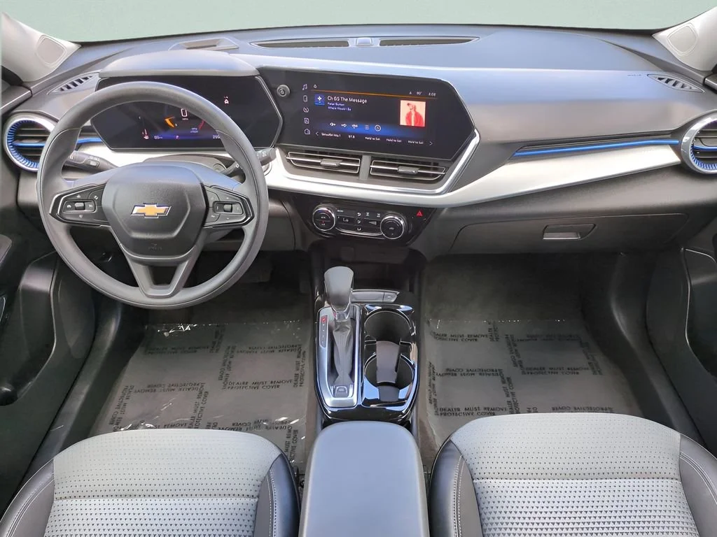 Used 2024 Summit White Chevrolet LT image 12