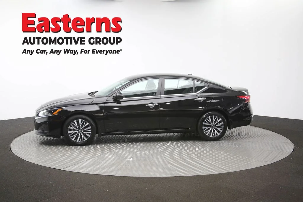 Used 2023 Black Nissan 2.5 SV image 58