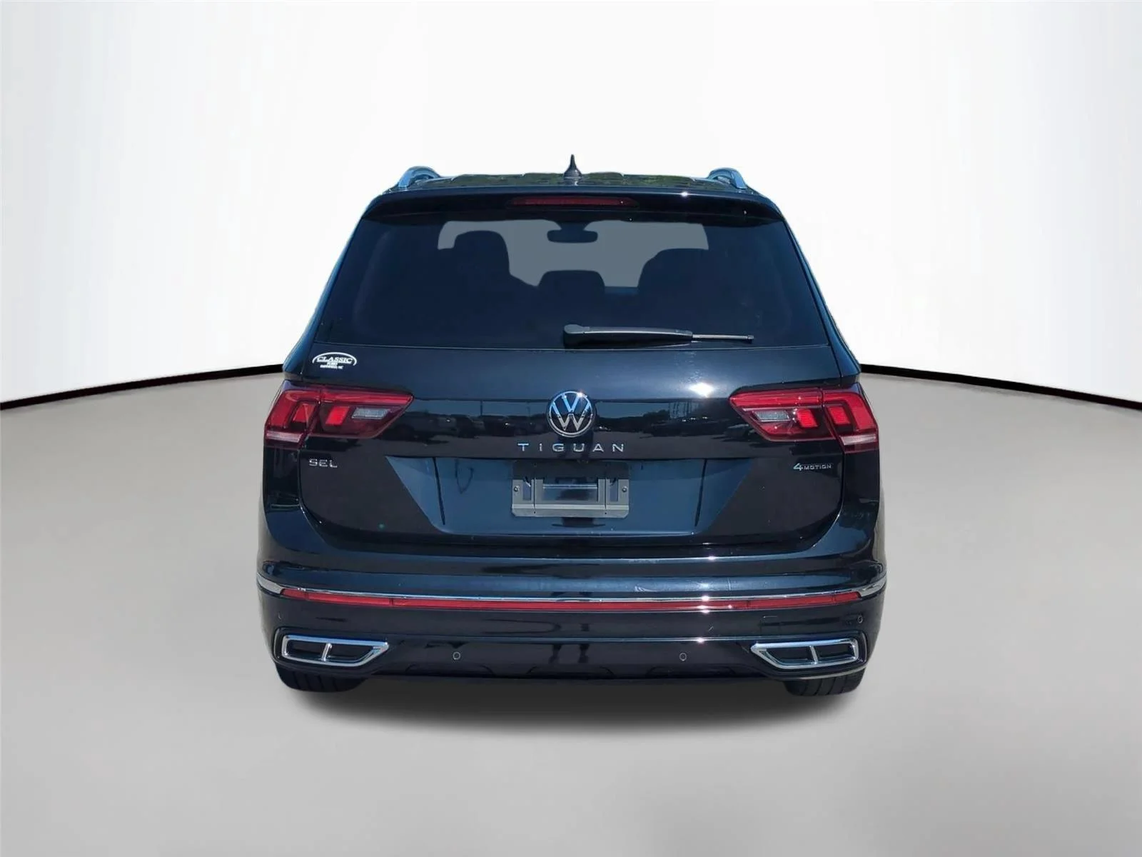 Used 2023  Volkswagen SEL R-Line image 4