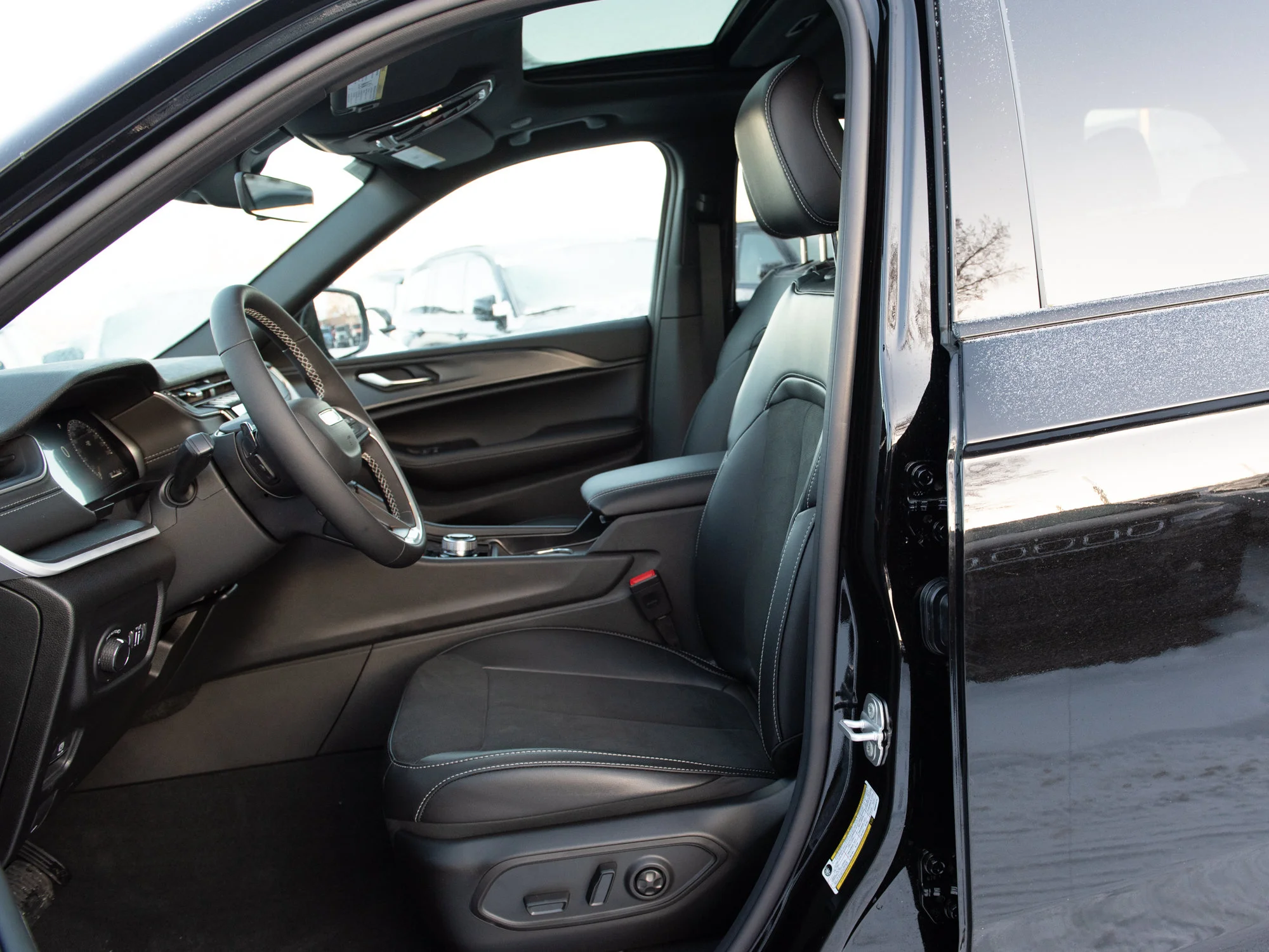 New 2025 Black Jeep Altitude* image 21