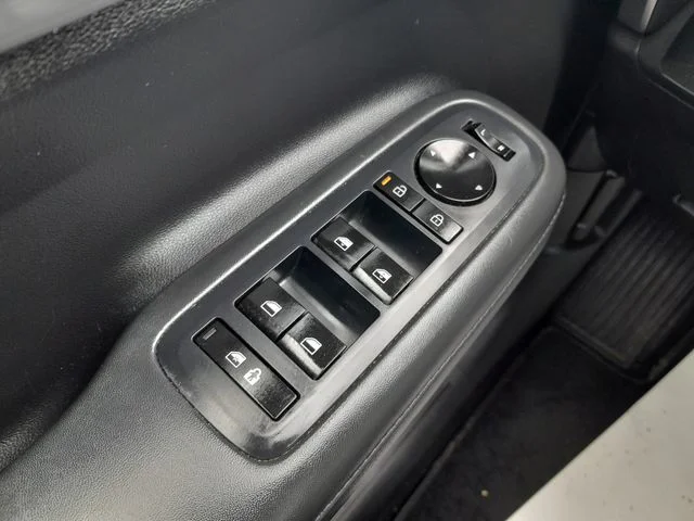Used 2024 Green Hyundai SEL image 32