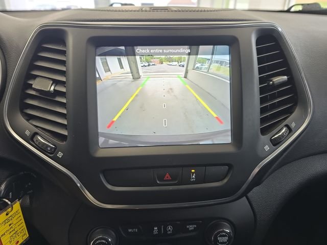 Used 2022 Gray Jeep X image 16