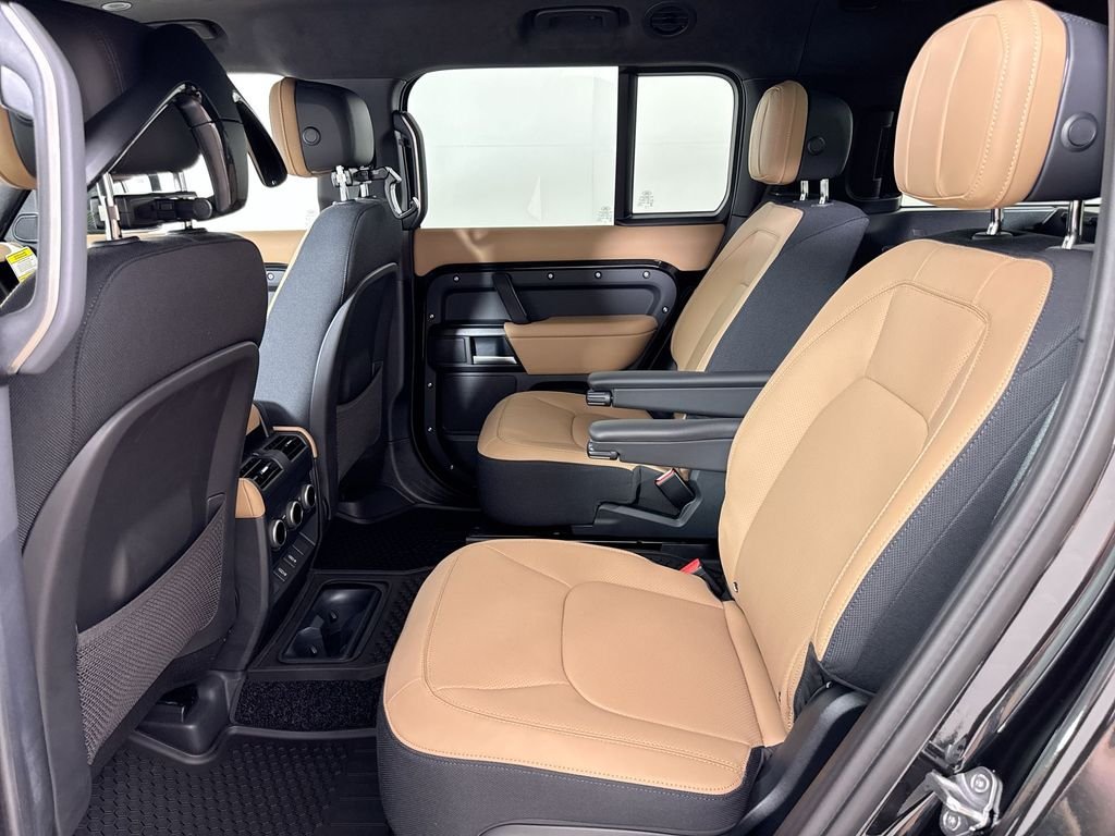 New 2026 Santorini Black Land Rover V8 image 21
