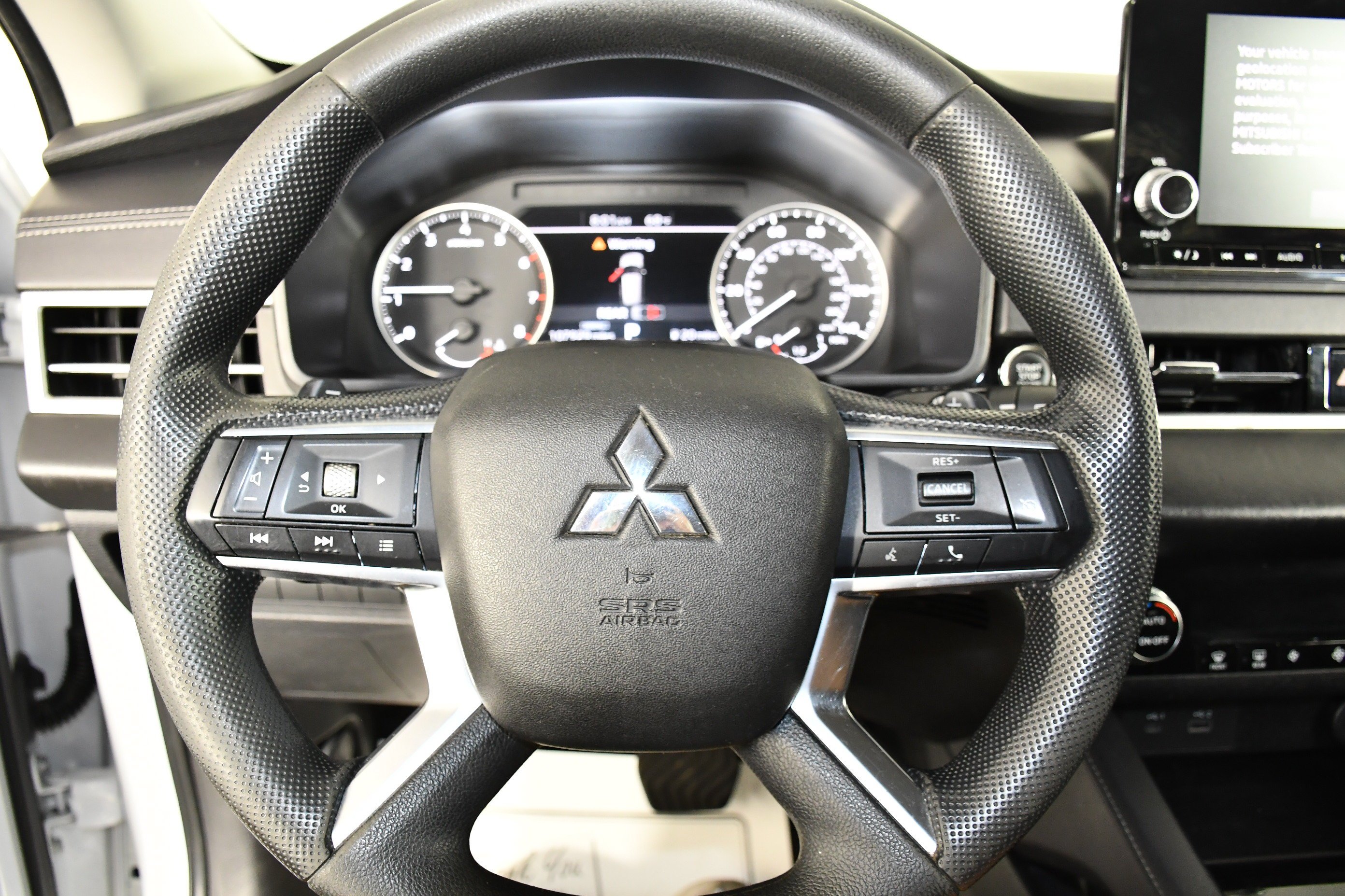 2023 Mitsubishi Outlander ES - Photo 19