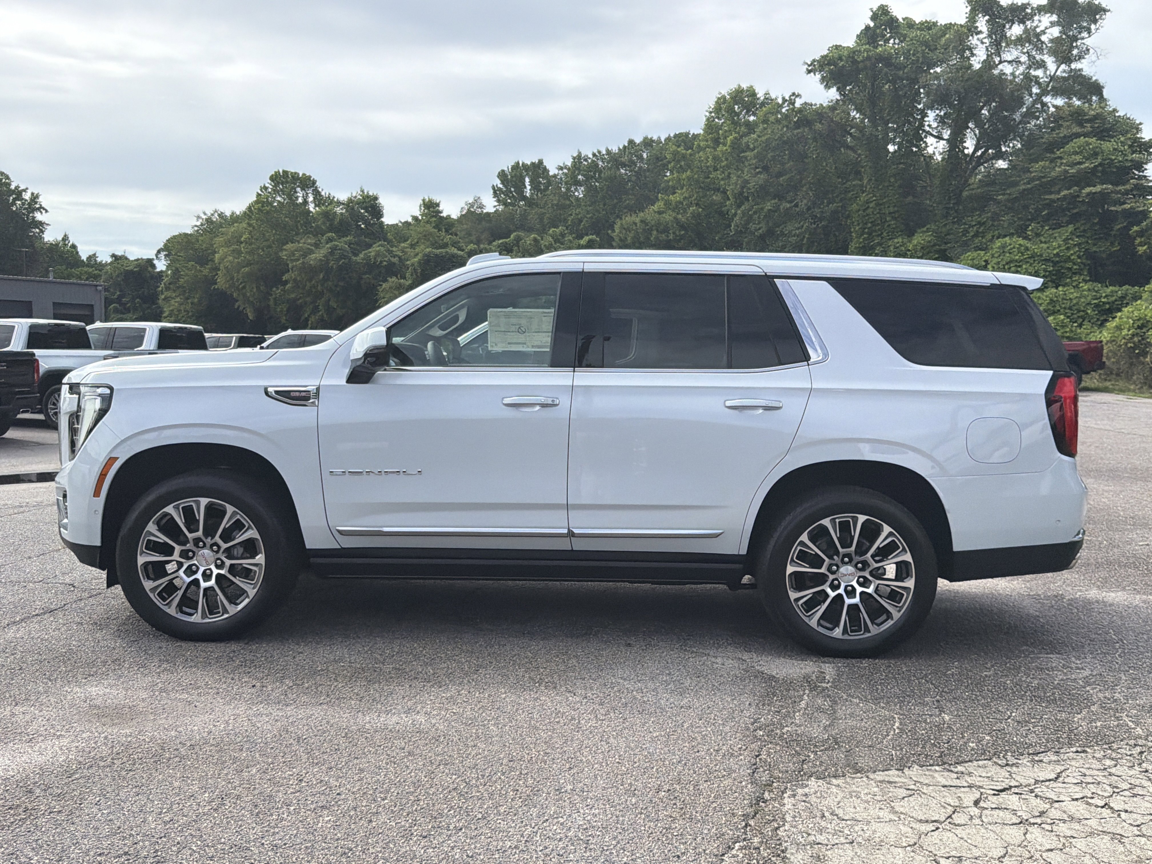2026 GMC Yukon 4WD Denali's photo