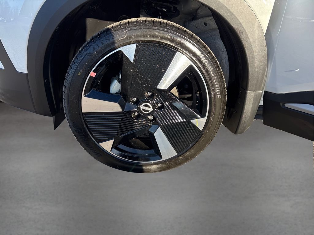 New 2026 White Nissan SR image 13
