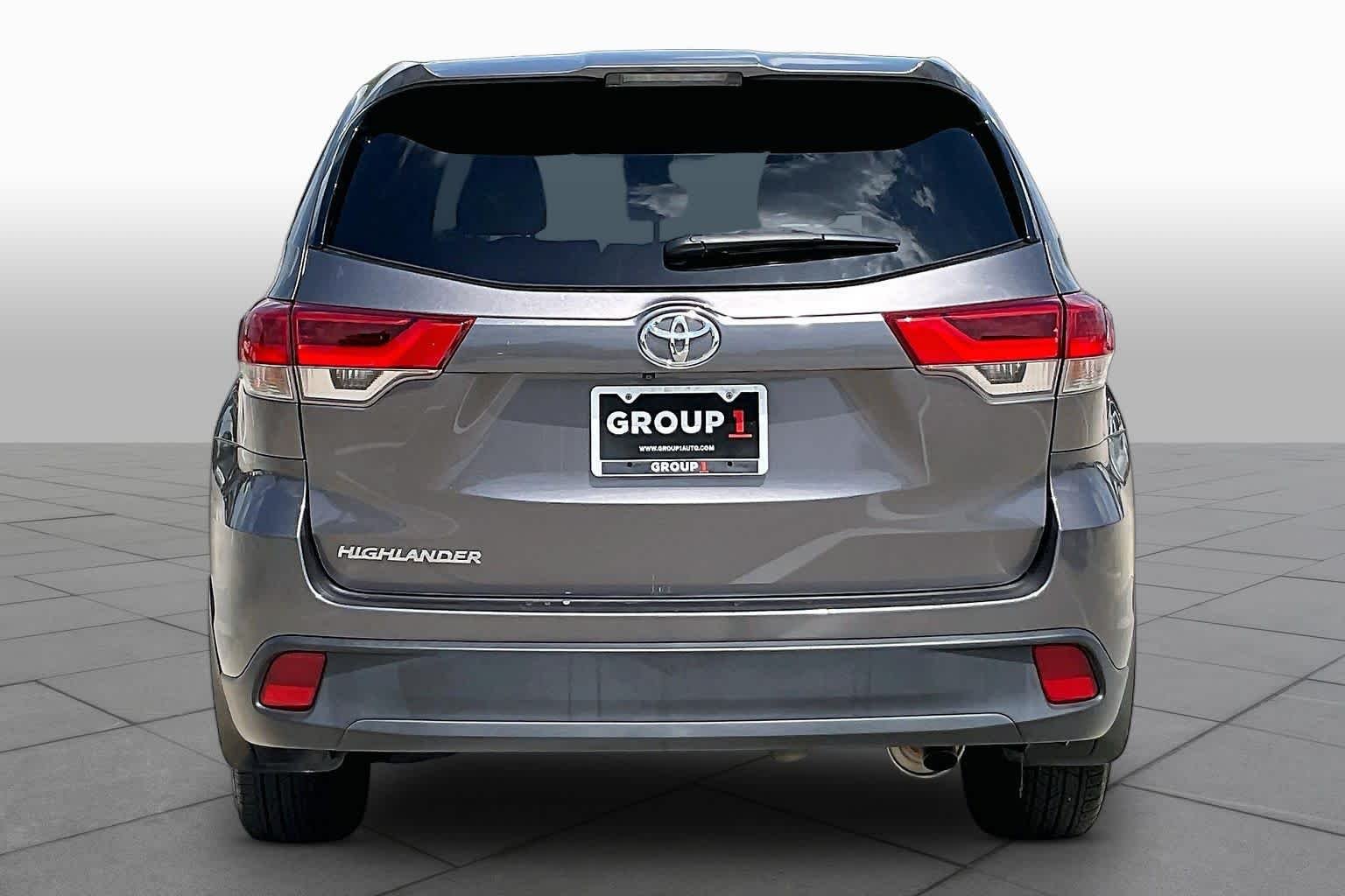 Used 2018 Predawn Gray Mica Toyota LE image 5