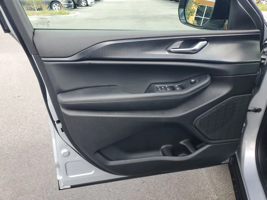 2025 Jeep Grand Cherokee Altitude - Photo 6