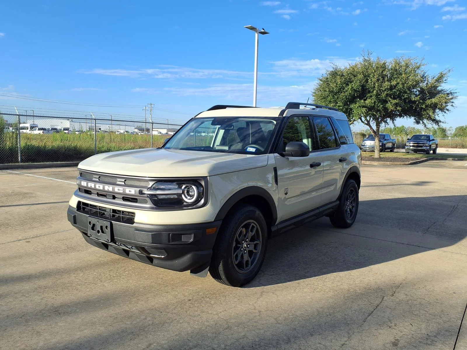 Used 2024 Beige Ford Big Bend image 3