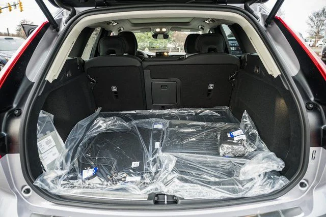 New 2026 Aurora Silver Volvo Plus image 10