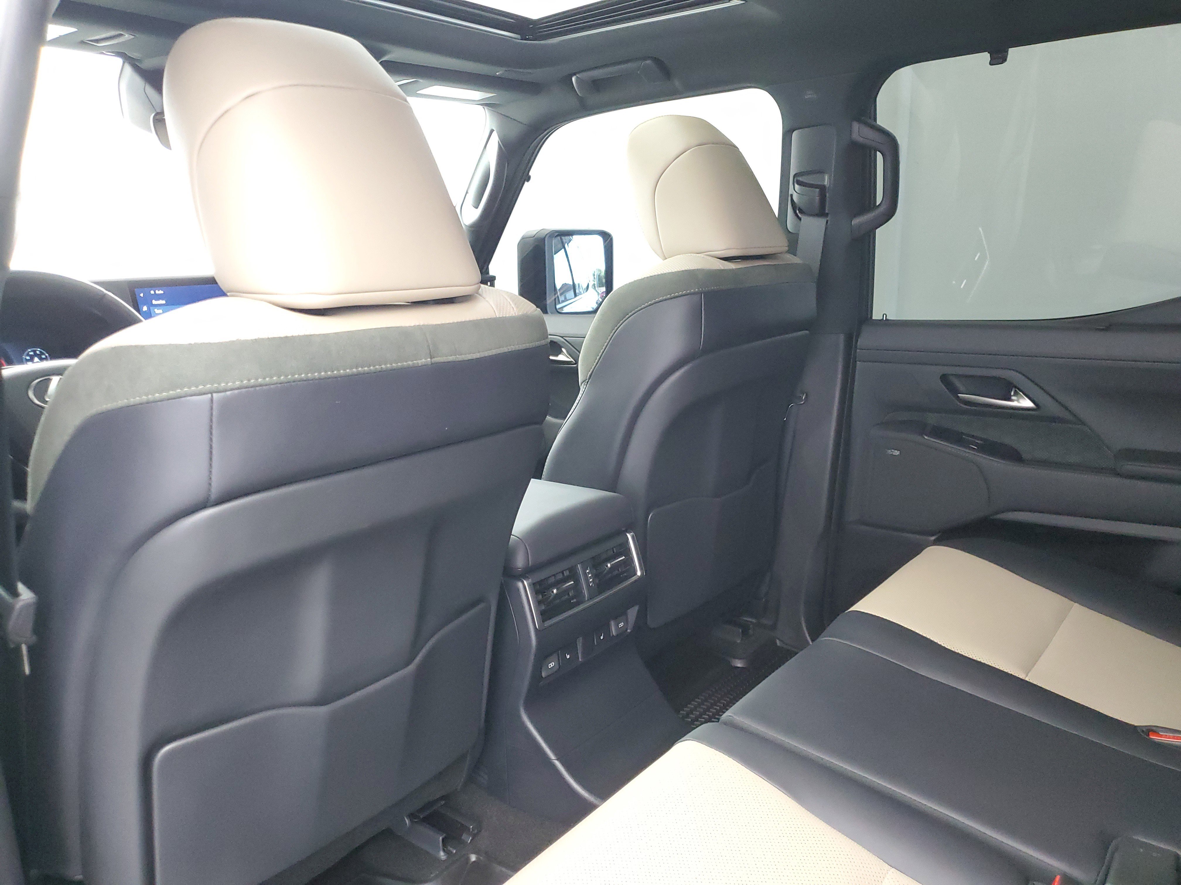 Used 2025 Earth/Black Roof Lexus 550 Overtrail+ image 14