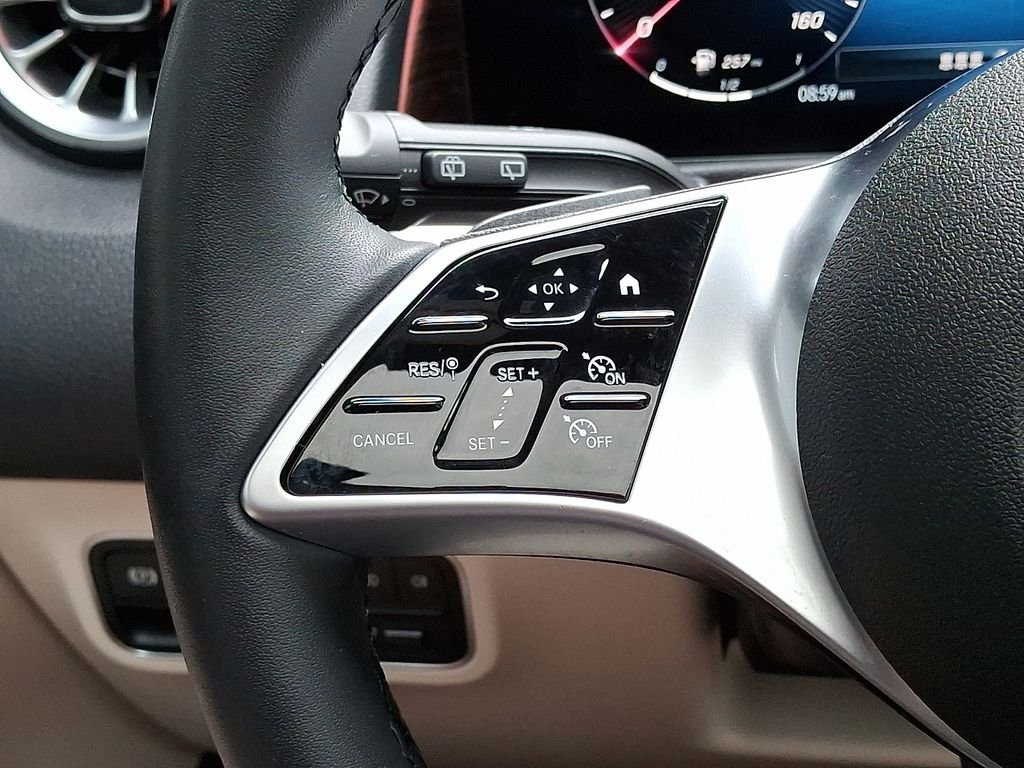 Used 2026 White Mercedes-Benz GLB 250 image 21