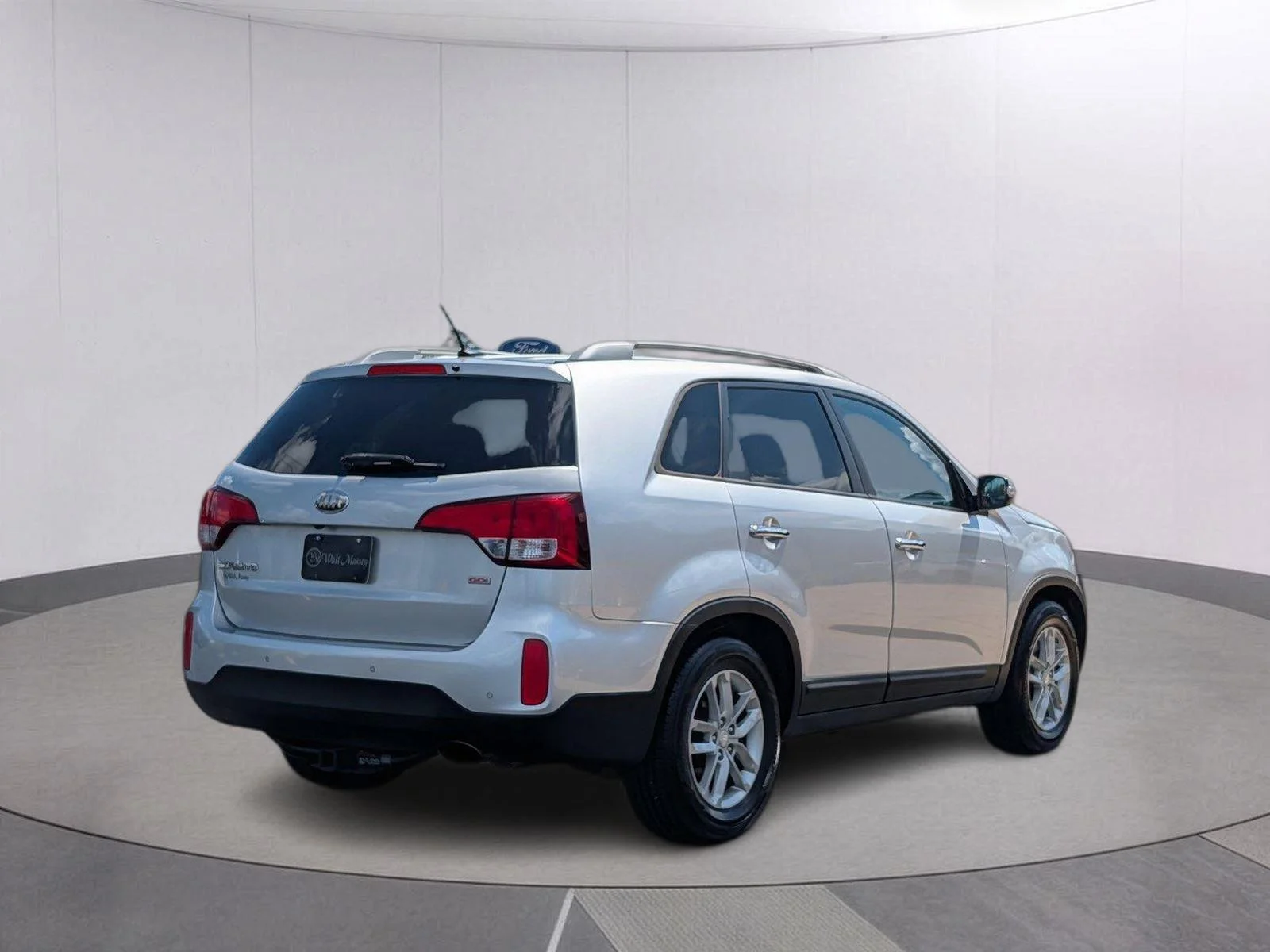 Used 2014 Bright Silver Kia LX image 6