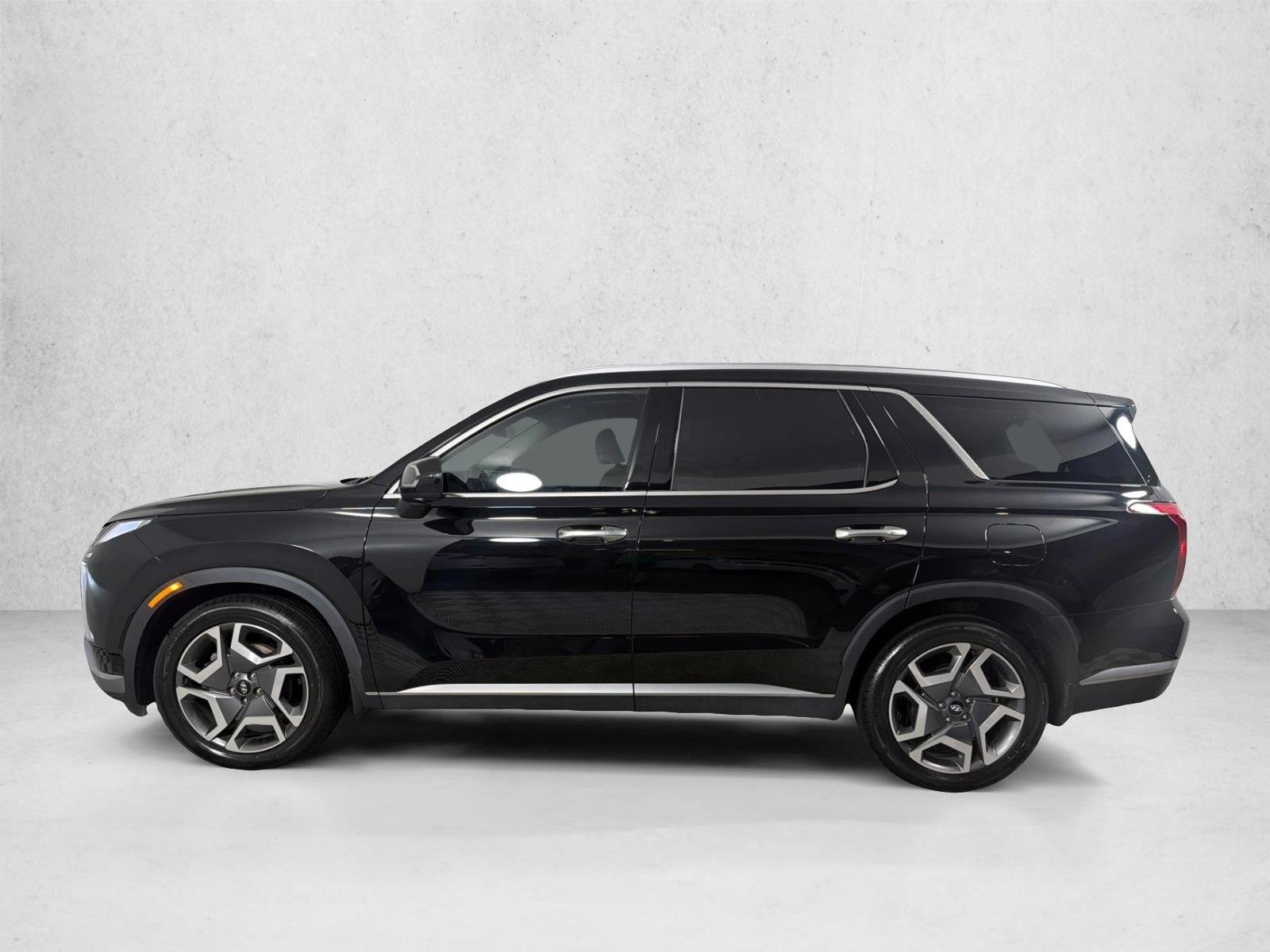 Used 2023 Abyss Black Pearl Hyundai SEL image 8