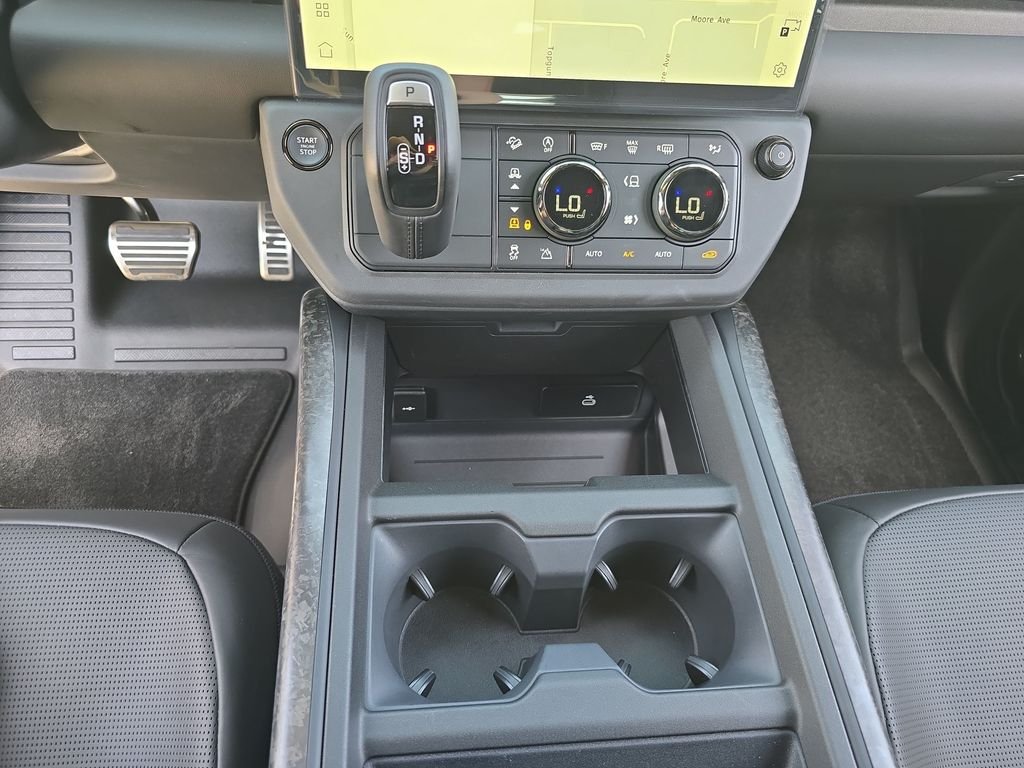 New 2026 Narvik Black Land Rover OCTA Black image 26