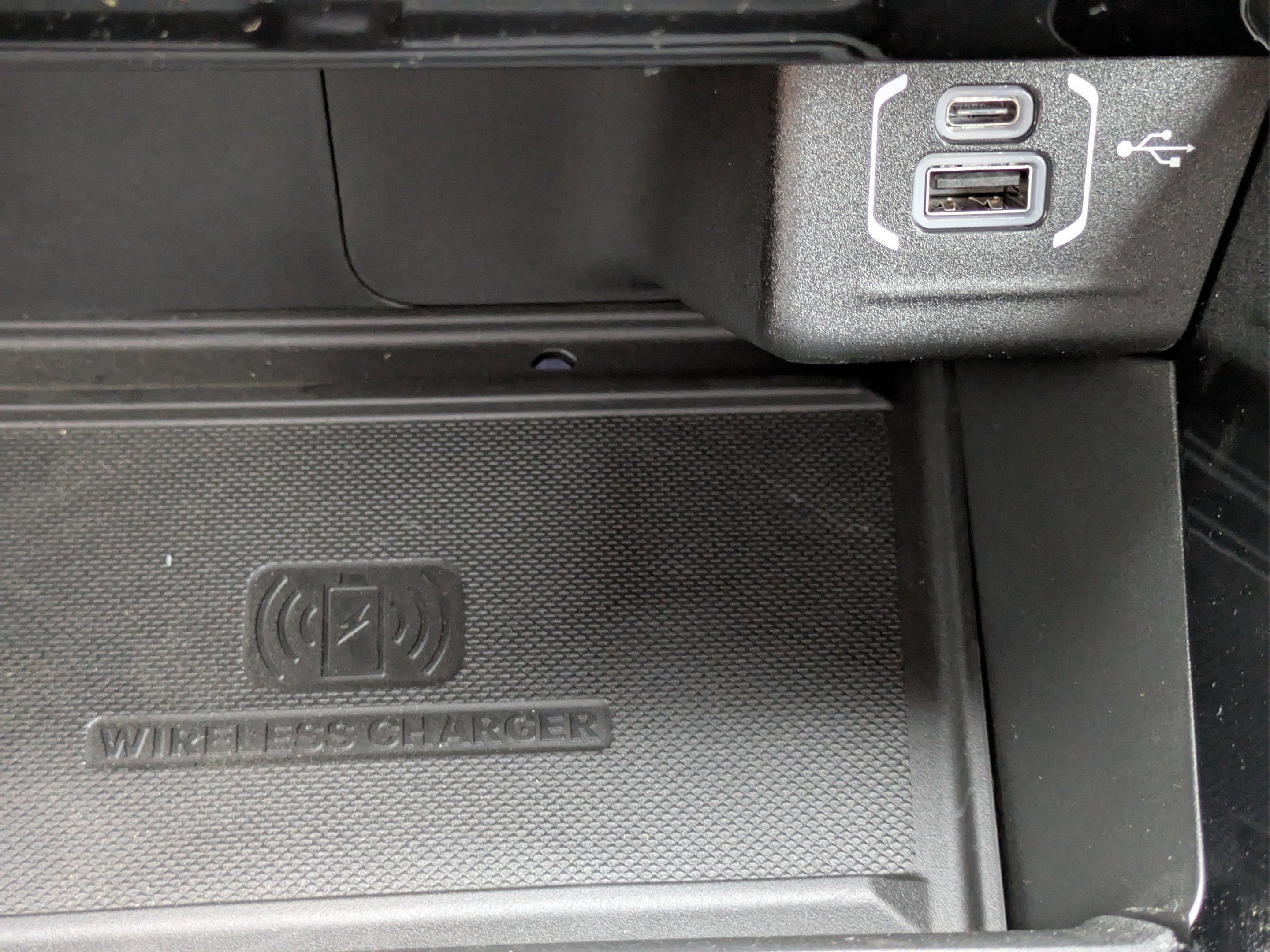 New 2026 Diamond Black Crystal Pearlcoat Jeep Latitude image 33