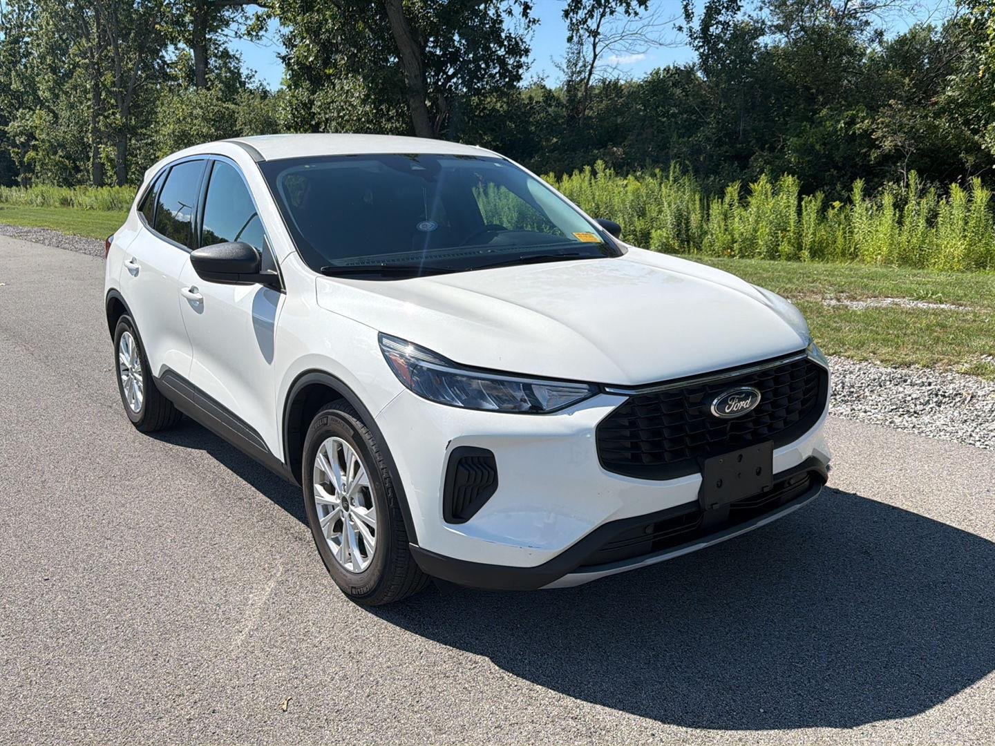 Used 2023 Star White Metallic Tri-Coat Ford Active image 2