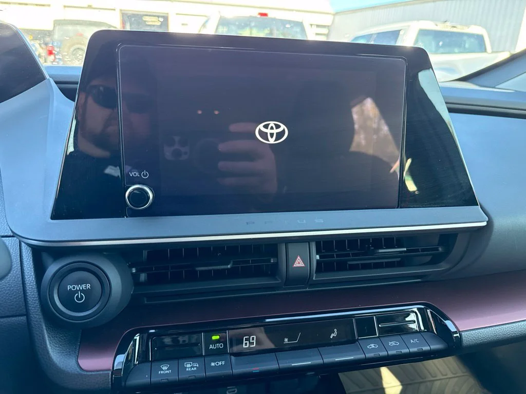 Used 2025 Pearl Toyota SE image 14