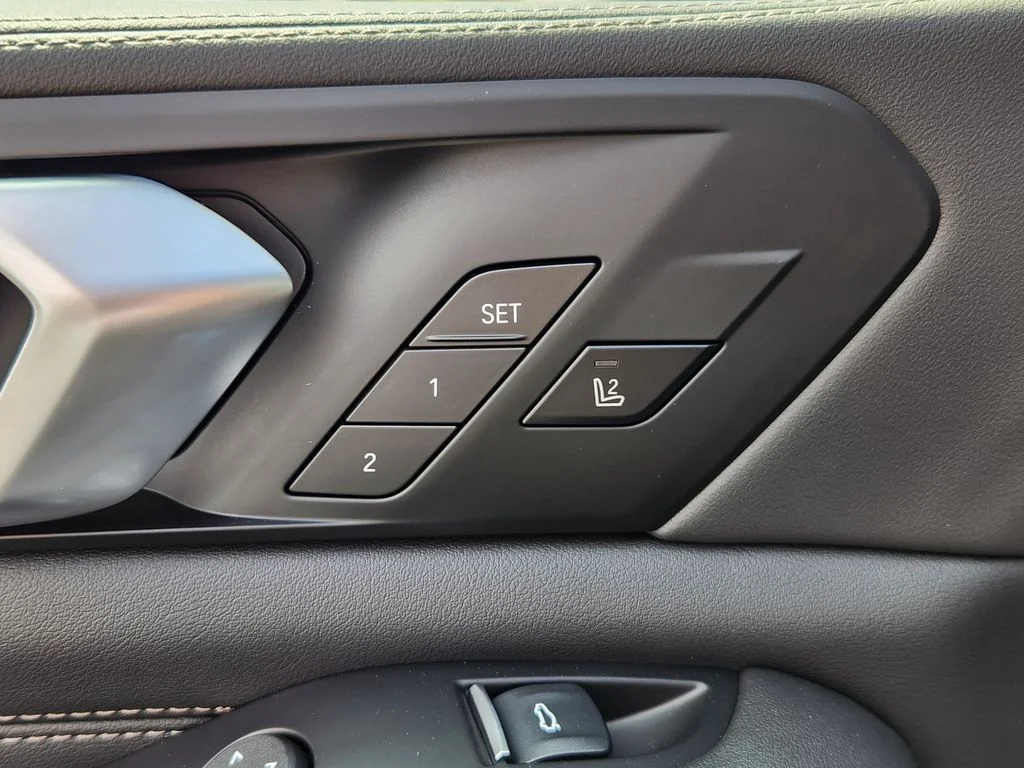 New 2026 Black Sapphire Metallic BMW xDrive40i image 16