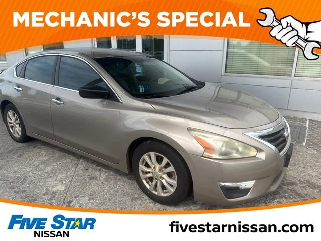 Used 2014 Beige Nissan 2.5 S image 3