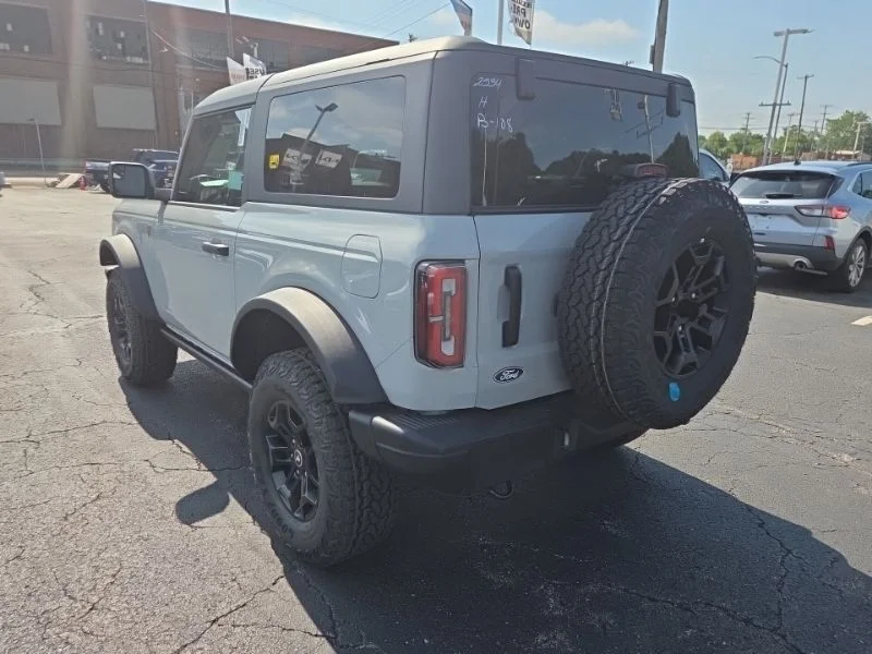 New 2026 Avalanche Gray Ford Badlands® image 5