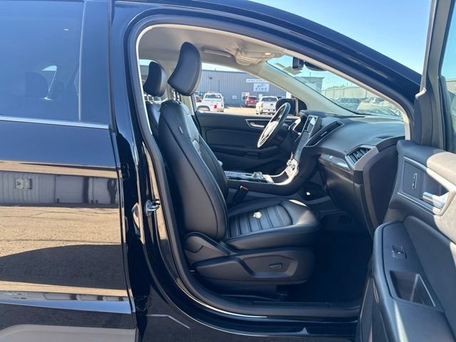 Used 2023 Black Ford SEL image 20