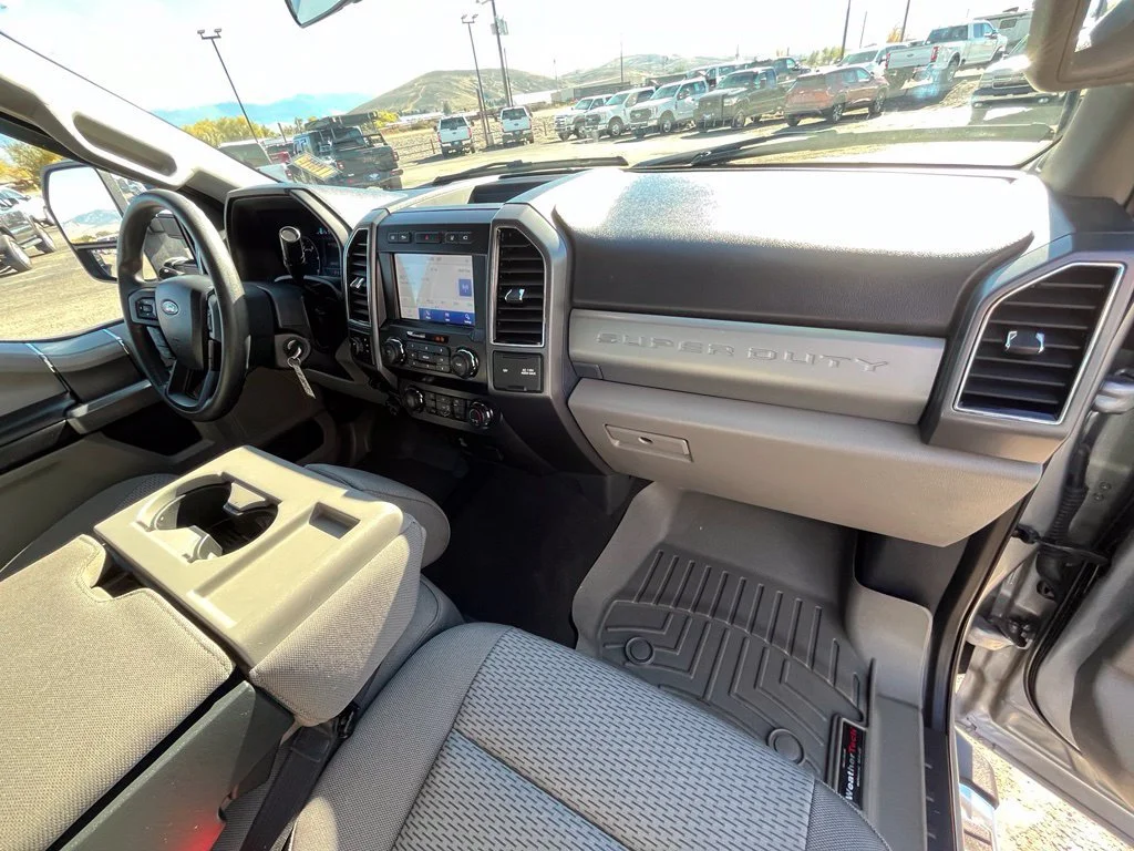 Used 2022  Ford XL image 19