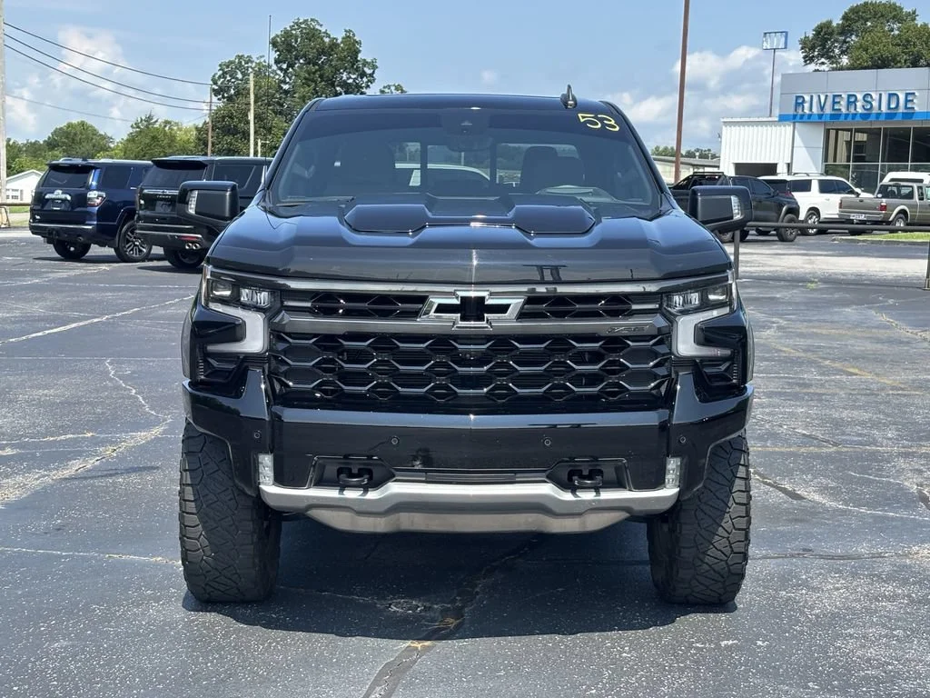 Used 2025 Black Chevrolet ZR2 image 5