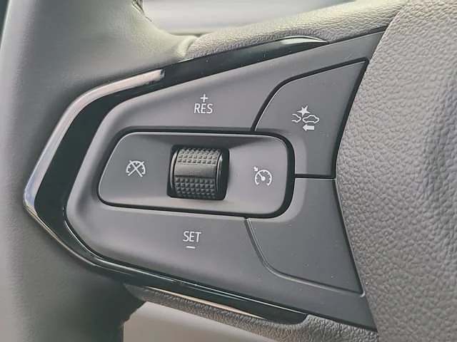 New 2027 Mosaic Black Metallic Chevrolet LT image 23