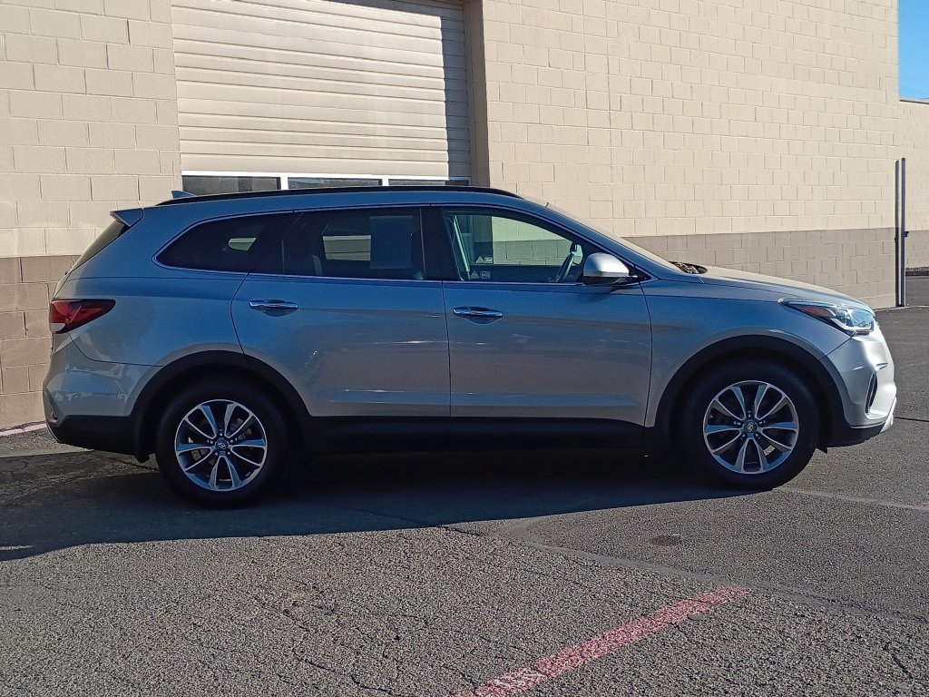Used 2017 Iron Frost Hyundai SE image 2