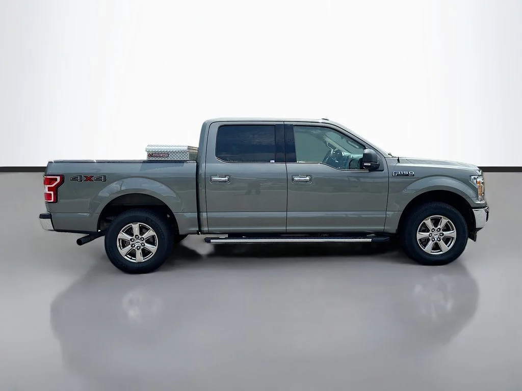 Used 2019 Silver Spruce Metallic Ford XLT image 2