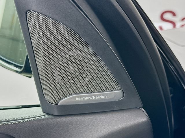 New 2026 Black Sapphire Metallic BMW xDrive40i image 19