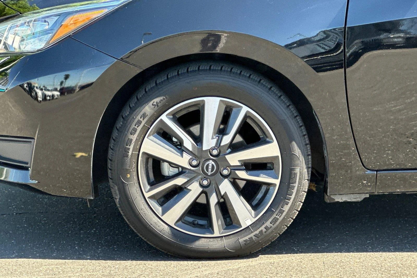 Used 2025 Super Black Nissan SV image 25
