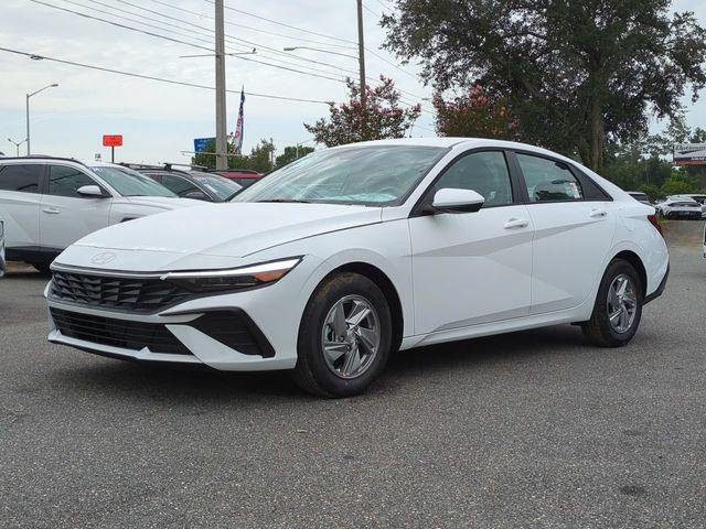 New 2026 White Hyundai SE image 2