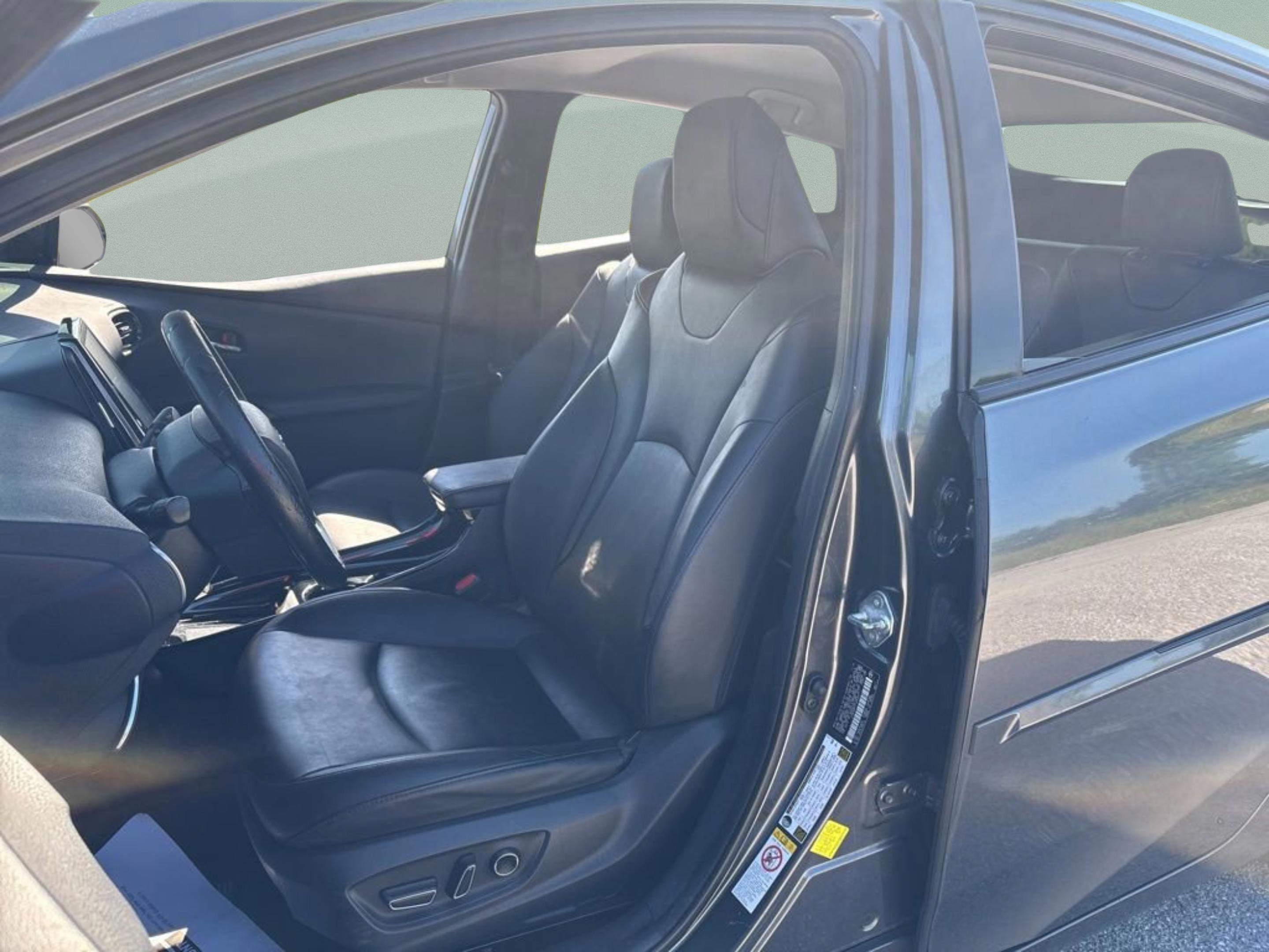Used 2017 Magnetic Gray Metallic Toyota Advanced image 19