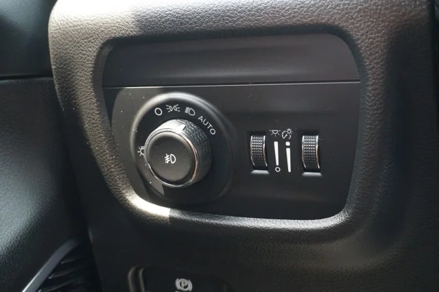 Used 2021 WHITE Jeep Overland image 42