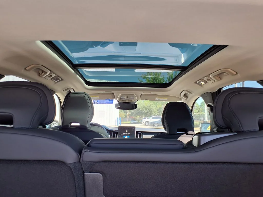 New 2026 Aurora Silver Volvo Plus image 26