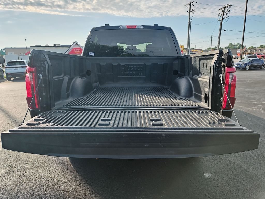 Used 2025 Black Ford XLT image 9