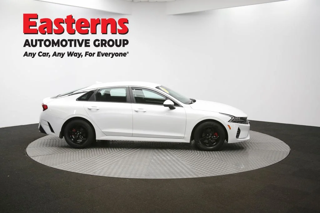Used 2023 White Kia LXS image 43