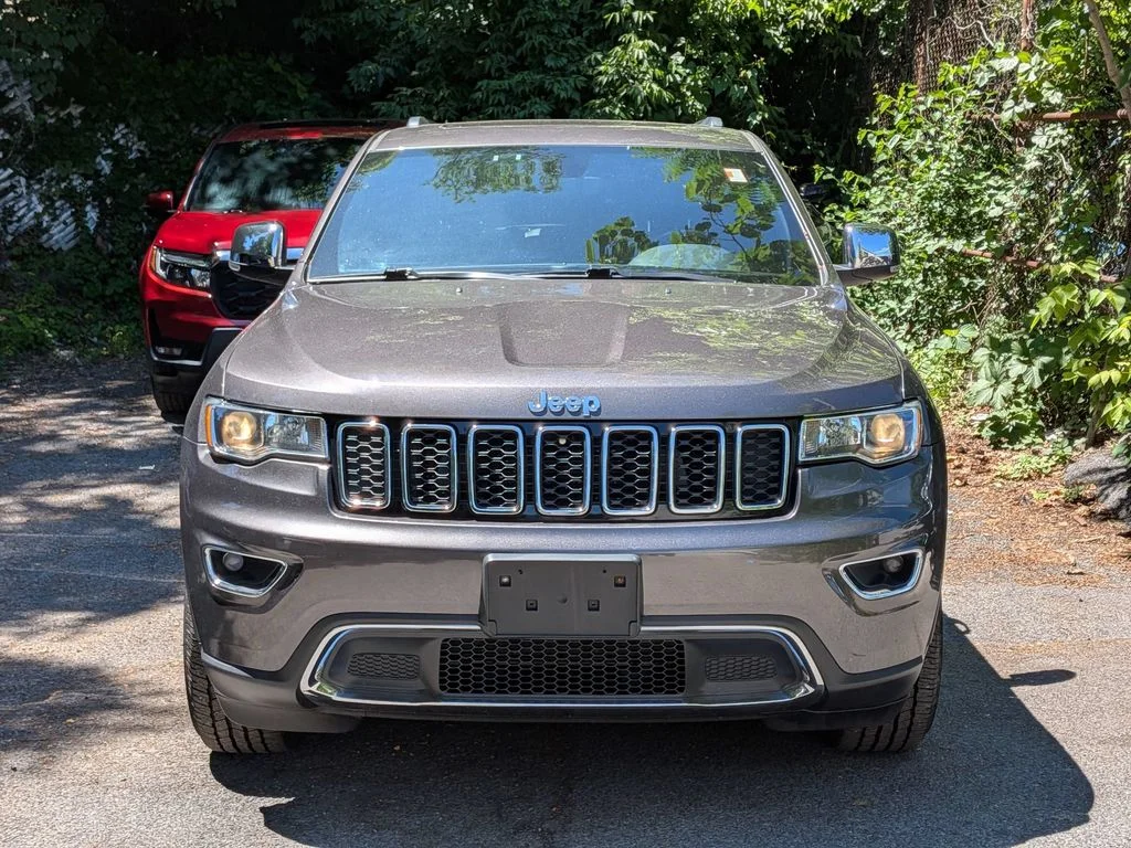 Used 2021 Gray Jeep Limited image 3
