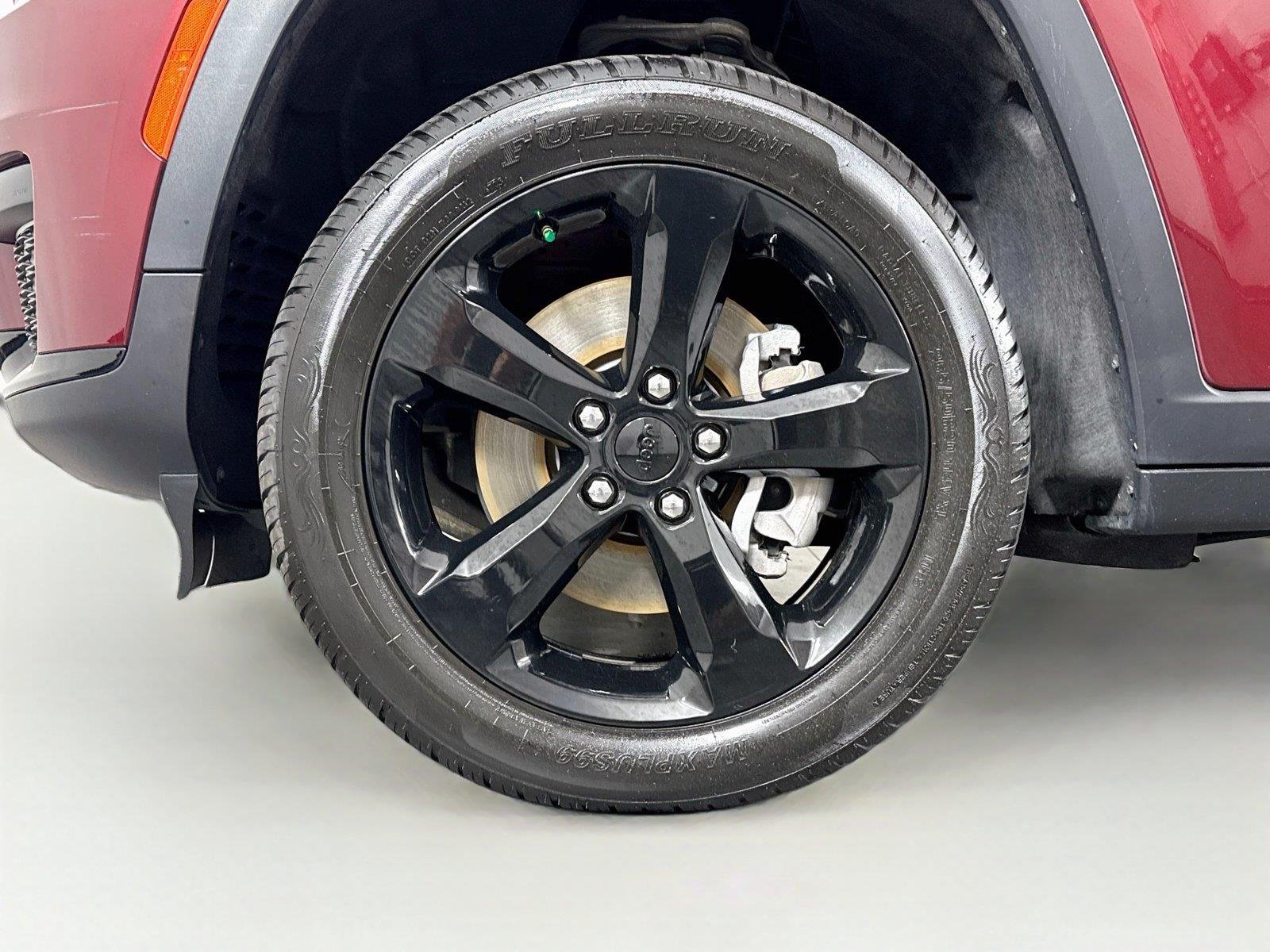 Used 2024 Velvet Red Pearlcoat Jeep Altitude X image 44