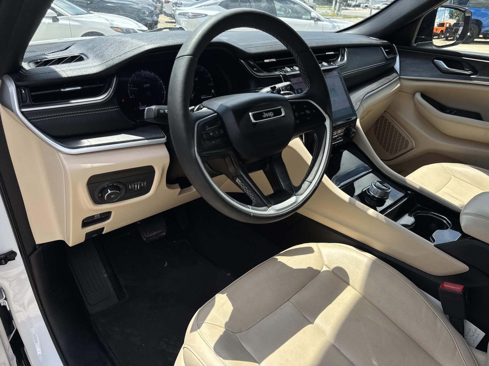 Used 2023 Bright White Clearcoat Jeep Limited image 17