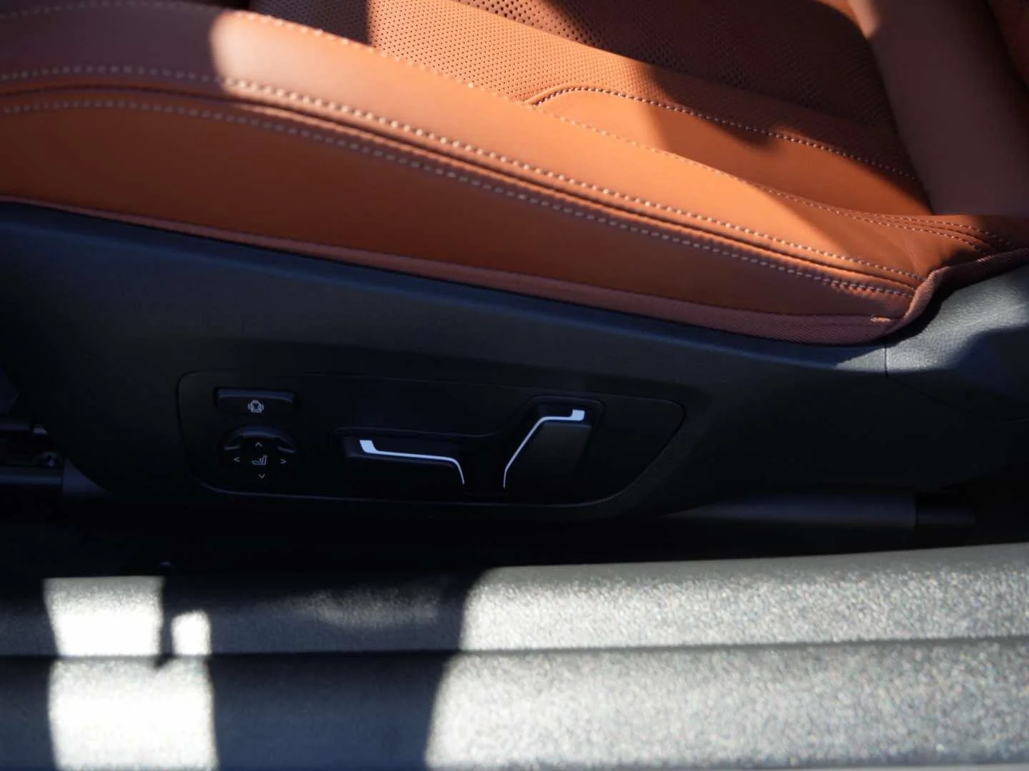 New 2027 Skyscraper Grey Metallic BMW Competition xDrive image 11