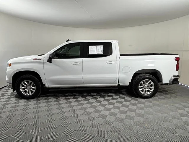 Used 2024 White Chevrolet LT image 4