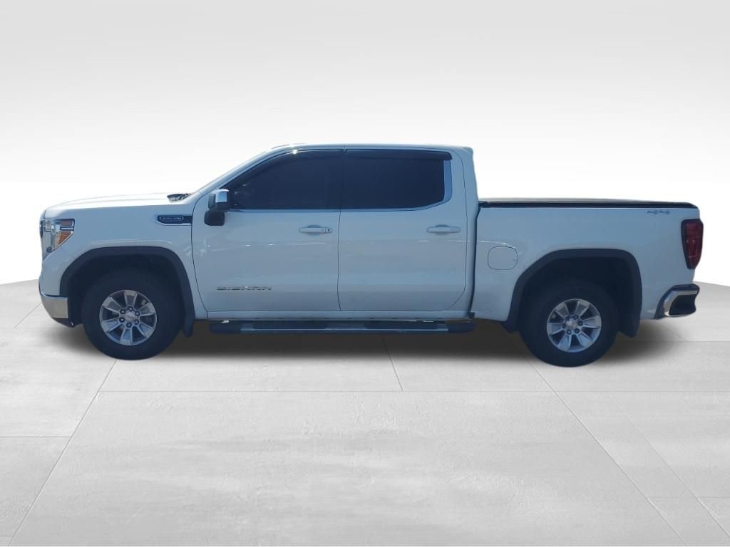 Used 2019  GMC SLE image 2