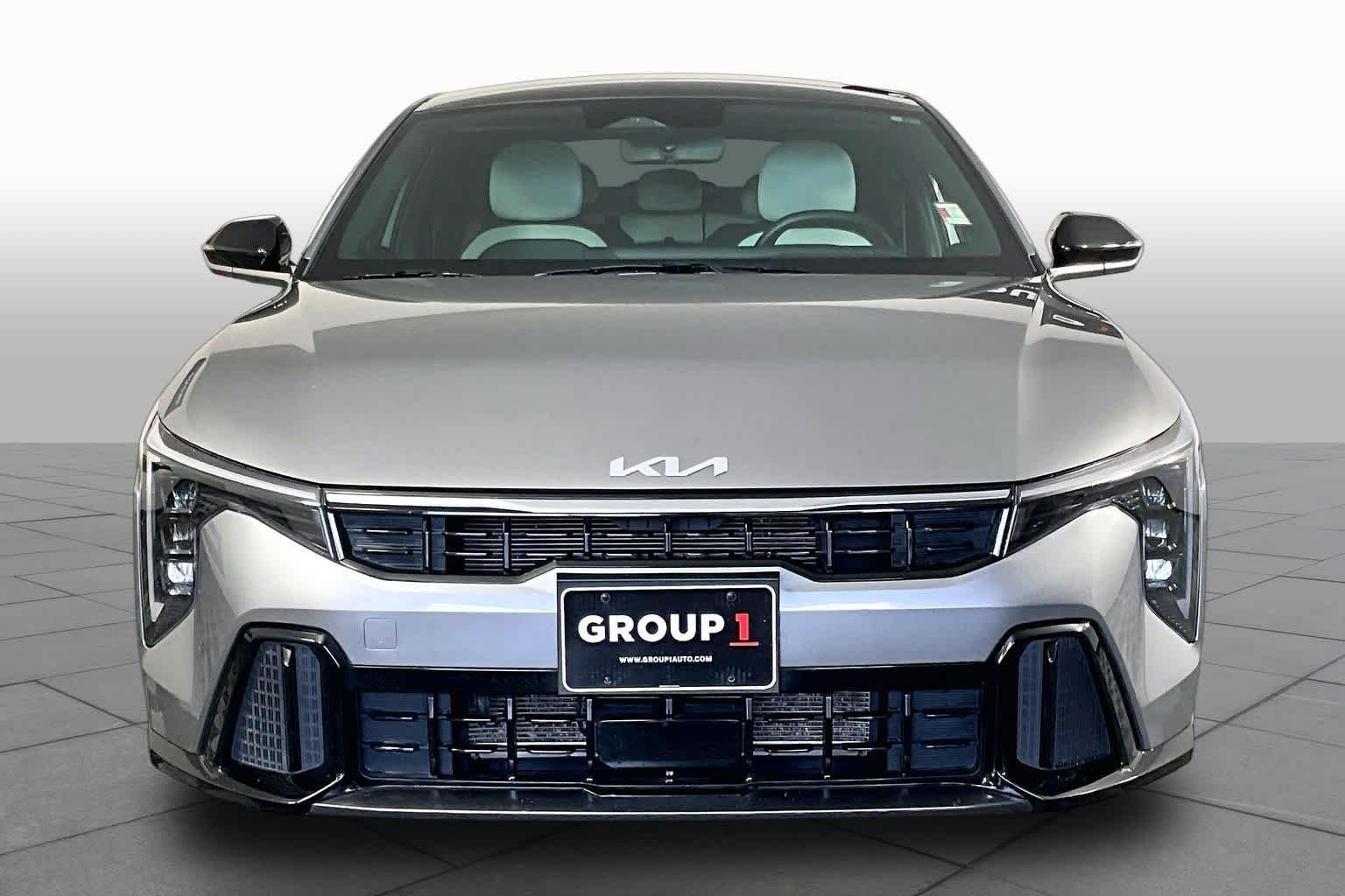 Used 2025 Steel Gray Kia GT-Line image 4