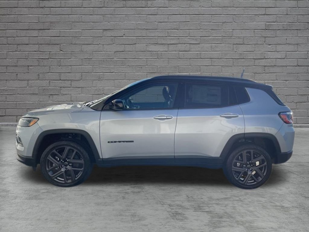 New 2026 Silver Zynith Metallic Clear-Coat Exterior Paint Jeep Limited image 5