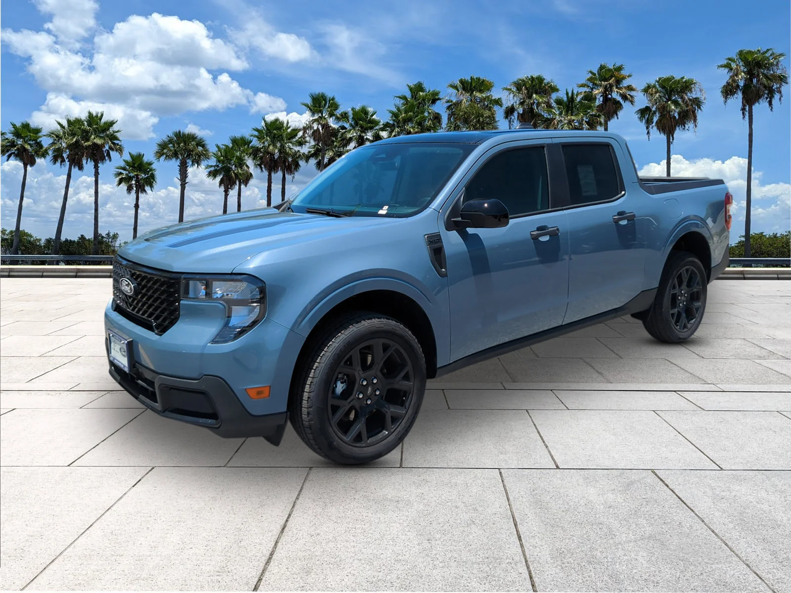 New 2025 Azure Gray Metallic Tri-Coat Ford XLT image 3